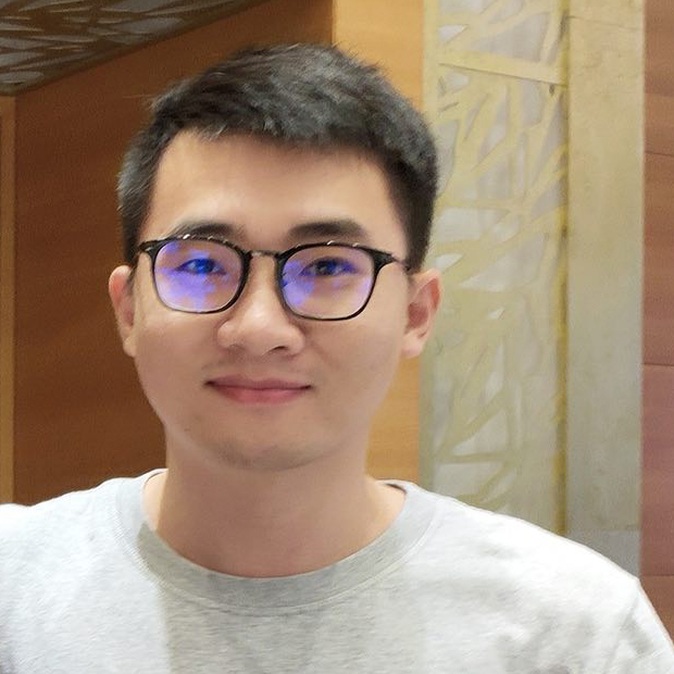 张炼照片